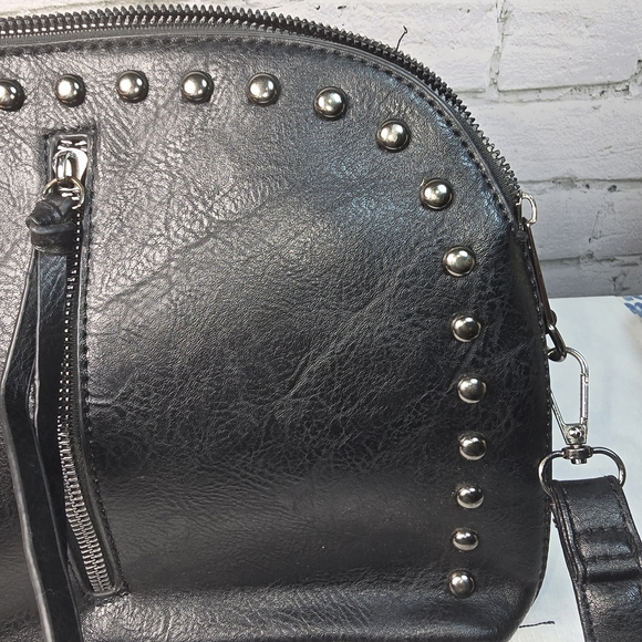 Sam And Hadley Chic Black Studded Crossbody Bag Mutiple Compartnents - Picture 10 of 11